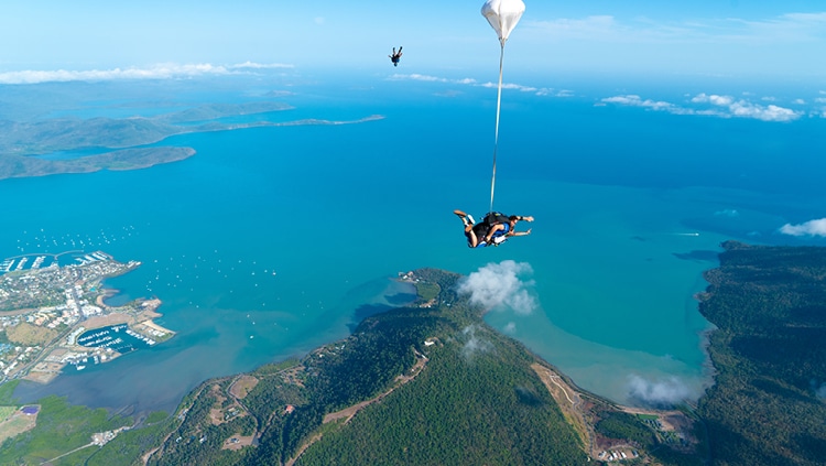 Skydive airlie beach